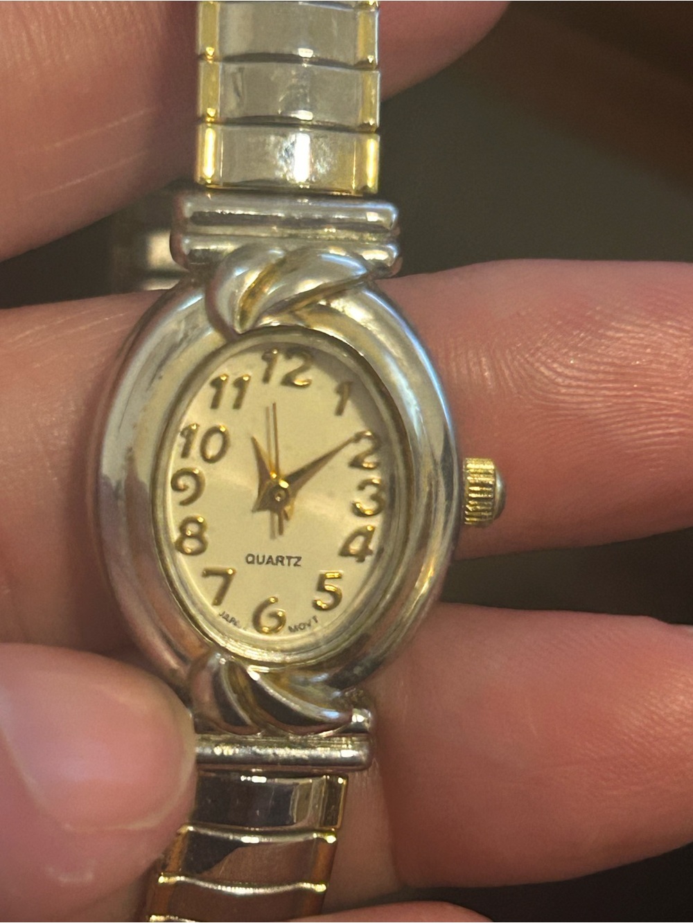 Vintage Advance Ladies Quartz Watch Silver Tone Stretch Band Oval Face - Picture 2 of 7